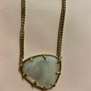 Kendra Scott necklace